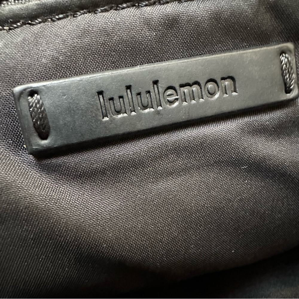 Lululemon Athletica Metallic Gold Goody Bag Wristlet - Picture 7 of 9